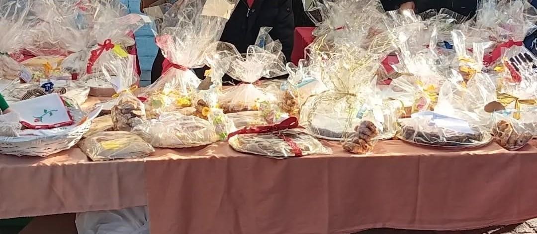 Festa di San Prospero, la scuola Figlie di Gesù anima il mercatino con torte e decorazioni