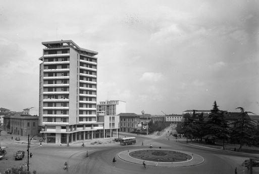 La costruzione della città moderna: a Palazzo da Mosto in mostra gli archivi degli architetti che hanno fatto Reggio Emilia