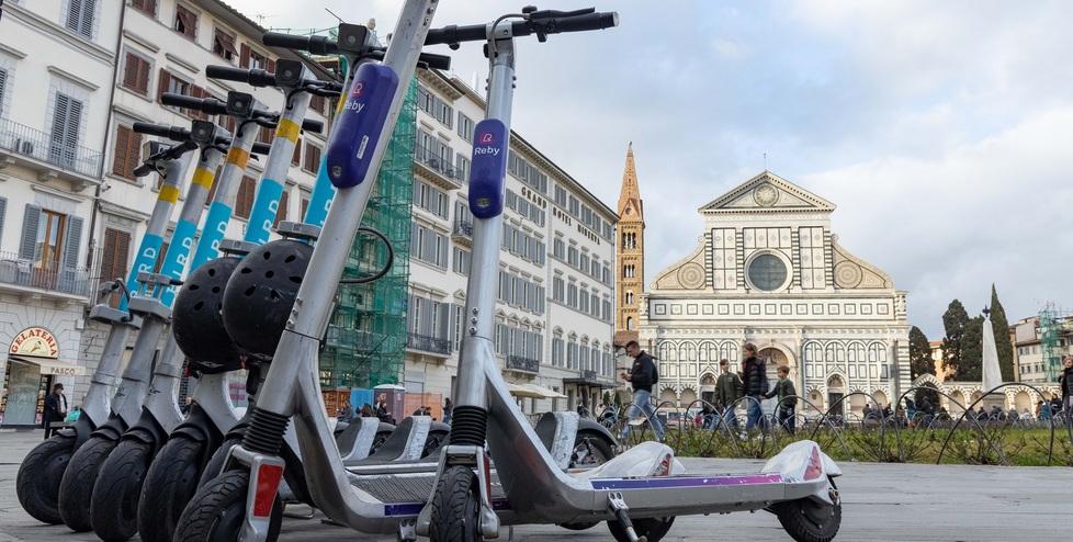 
	Monopattini a Firenze

