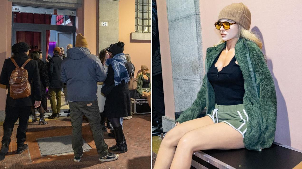 L'apertura del negozio e una bambola