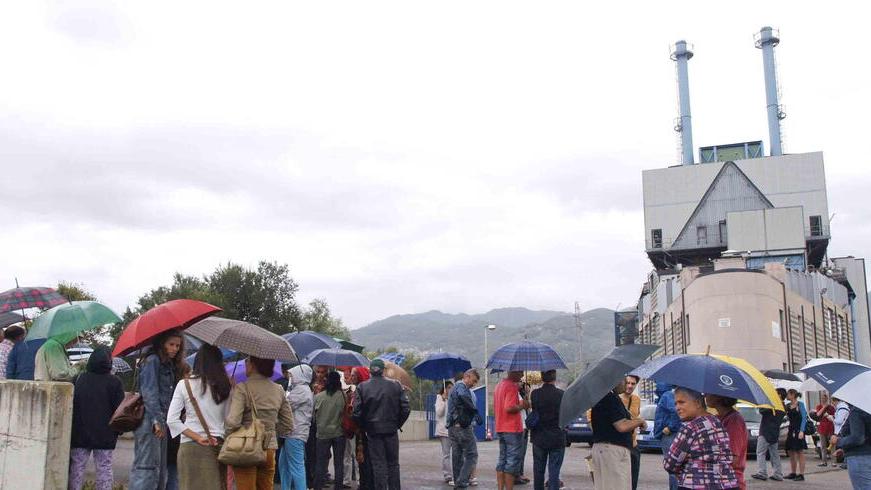 Una protesta dei cittadini contro l’inceneritore di Falascaia: era il 2008