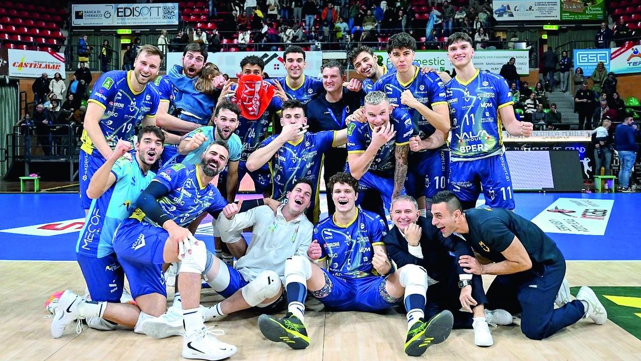 Modena Volley-Cuneo 3-2: i gialli sprecano tanto, poi si impongono al tie break