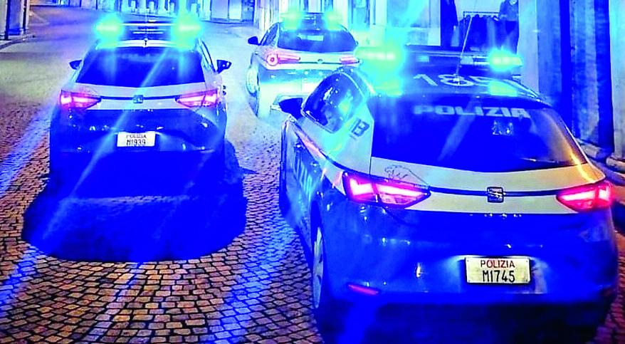 Ragazzo di 23 anni accoltellato con un taglierino dopo una lite in piazza