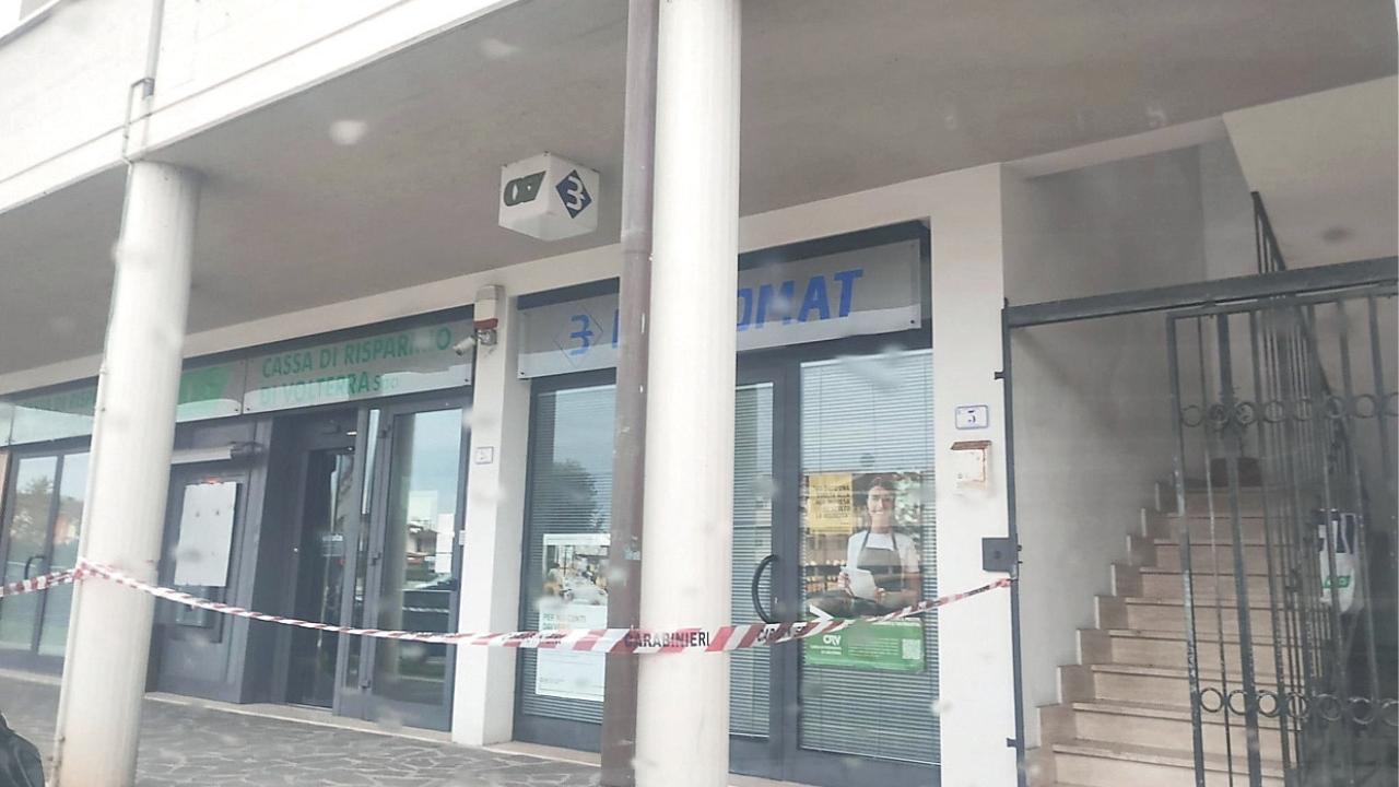 Il bancomat colpito dai ladri