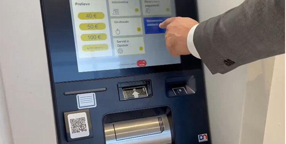 Sassari, anziano rapinato al bancomat: arrestata una donna