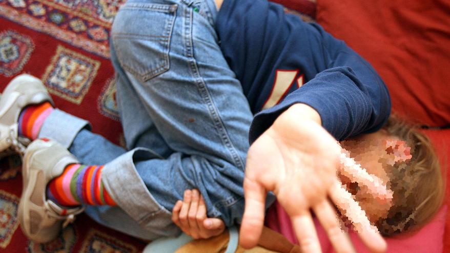 Abusi sessuali sulla nipotina: nonno condannato a quattro anni