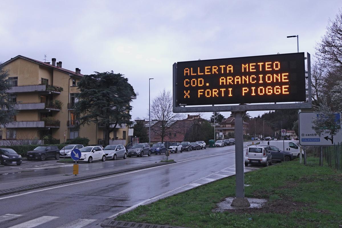 Maltempo, Prato chiude tutte le scuole: allerta arancione e corsi d’acqua sotto osservazione