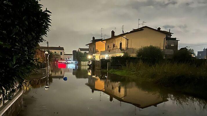 Maltempo a Pistoia, il reticolo minore cede nella Piana: sott’acqua Bottegone e Chiazzano