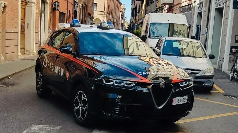 Atti sessuali con la vicina di 5 anni. Arrestato 40enne di Ferrara che nega tutto