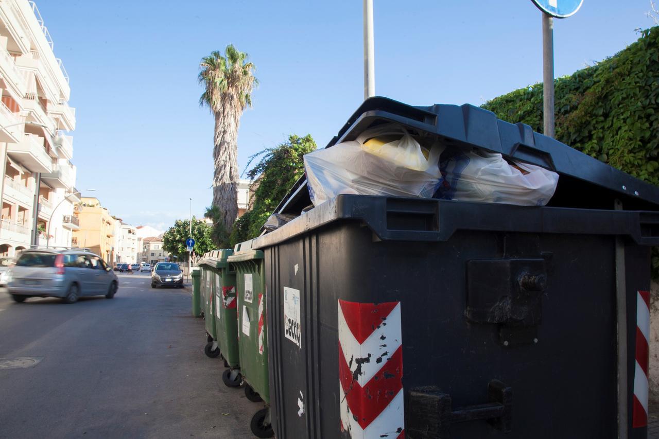 Alghero, aggiudicato il nuovo appalto per i rifiuti da 118 milioni di euro: quando parte, tutte le novità