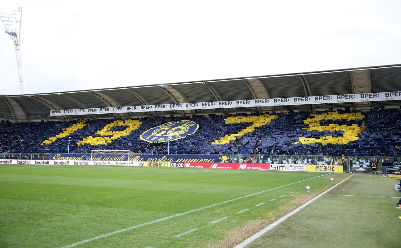 
	La coreografia dei tifosi per Modena-Sudtirol

