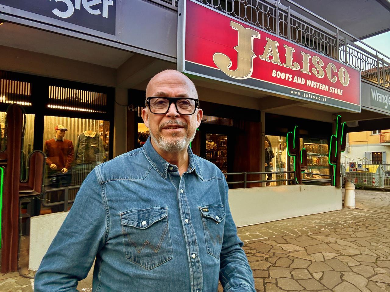 Dal Messico a Reggio Emilia: «Il mio negozio “Western” conosciuto in tutta Italia»