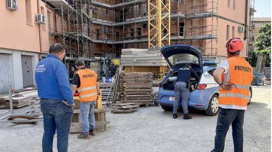 Ferrara, operaio precipita dall’alto e muore: un anno in abbreviato per il datore della vittima