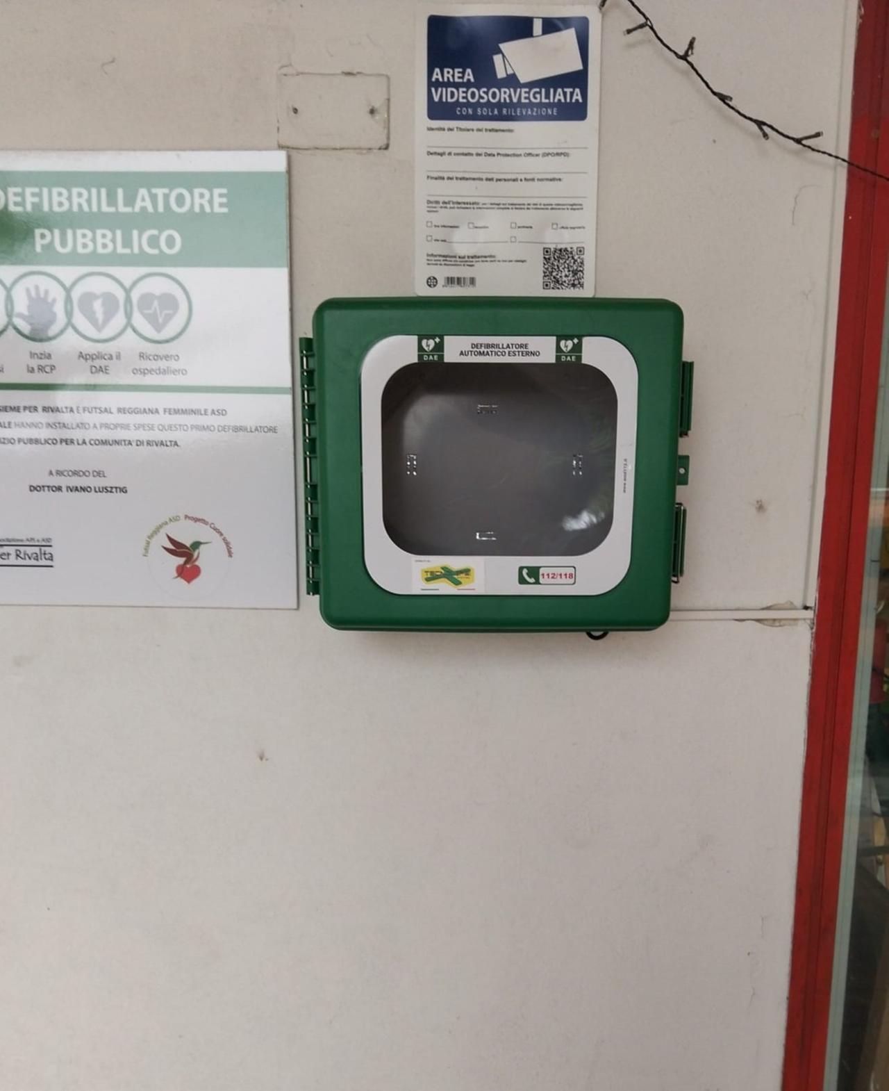 Rubato uno dei defibrillatori di Rivalta, donato dai volontari alla comunità