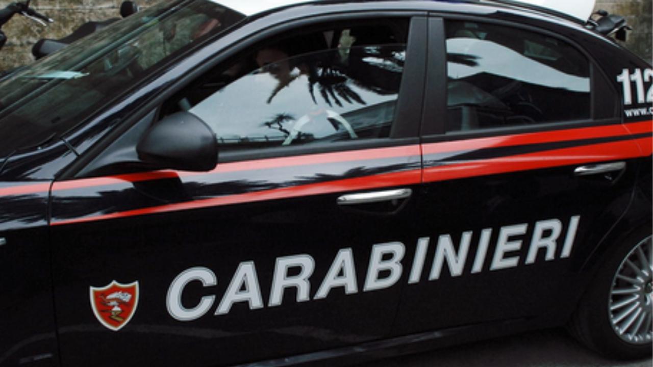 Sul posto i carabinieri (Foto di repertorio)