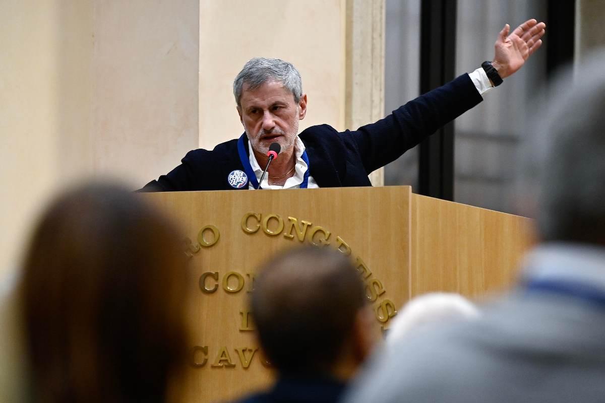 L’allarme di Alemanno da Radio carcere: «Abbiamo un problema, stiamo morendo di freddo»