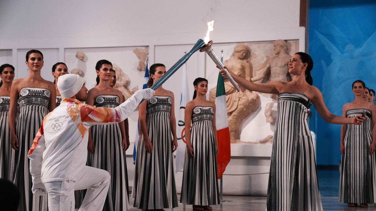 Milano Cortina 2026, accesa la fiamma olimpica: quando passa per Ferrara