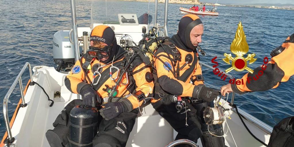 Sommozzatori in addestramento con strumenti speciali davanti alla Sella del diavolo: nessuna traccia di Martina Lattuca