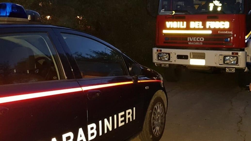 Paura per l’esplosione di una bomba carta davanti a un’abitazione