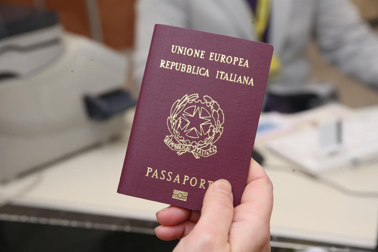Passaporto, nuove regole e costi aggiornati dal primo dicembre