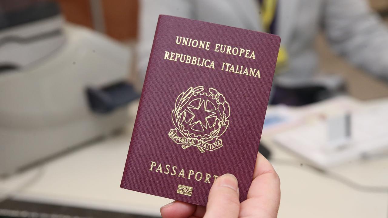 Passaporto, nuove regole e costi aggiornati dal primo dicembre