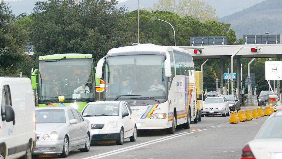 Tariffe della sosta aumentate a Montecatini, è polemica. Il sindaco: «Erano ferme da 19 anni»