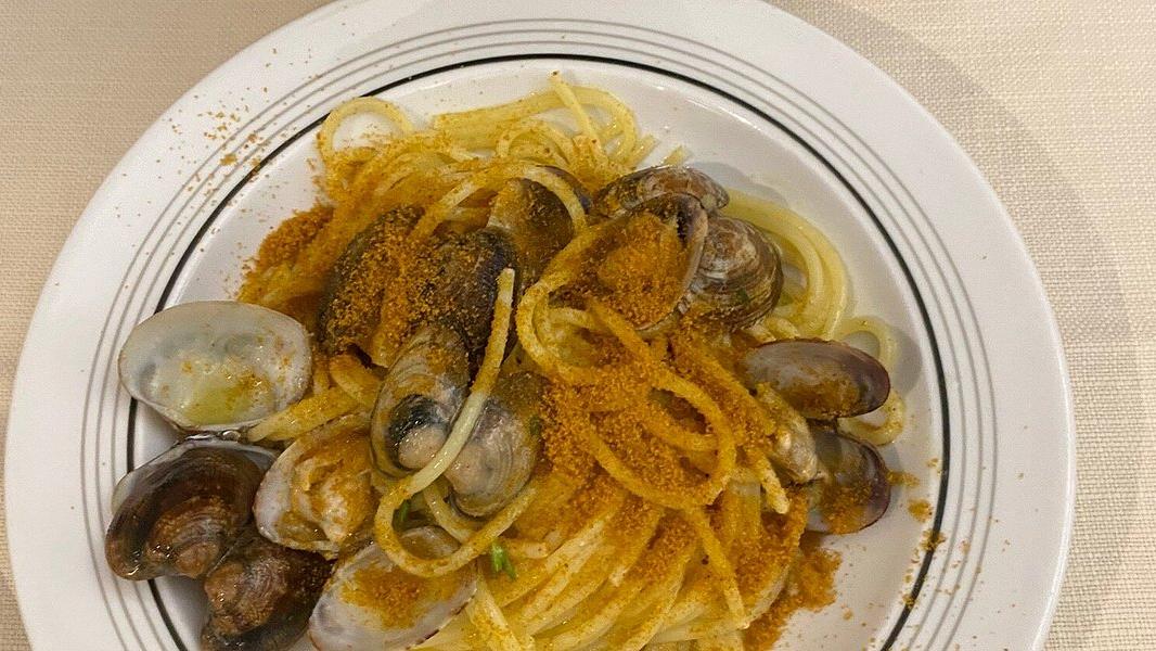 Ricci, bottarga e piatti di famiglia: da Gino ricette tramandate da 80 anni