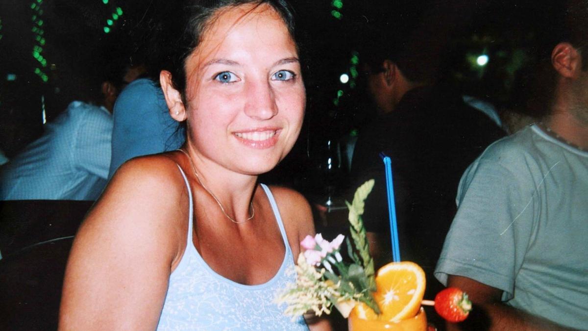 Svolta nel caso Garlasco, il Dna sotto le unghie di Chiara Poggi è compatibile con quello di Sempio