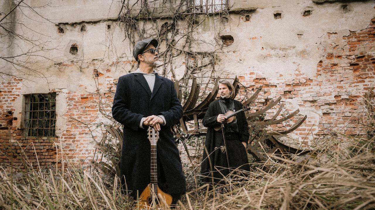 Roberto Angeli chitarrista e Rodrigo D'Erasmo violinista