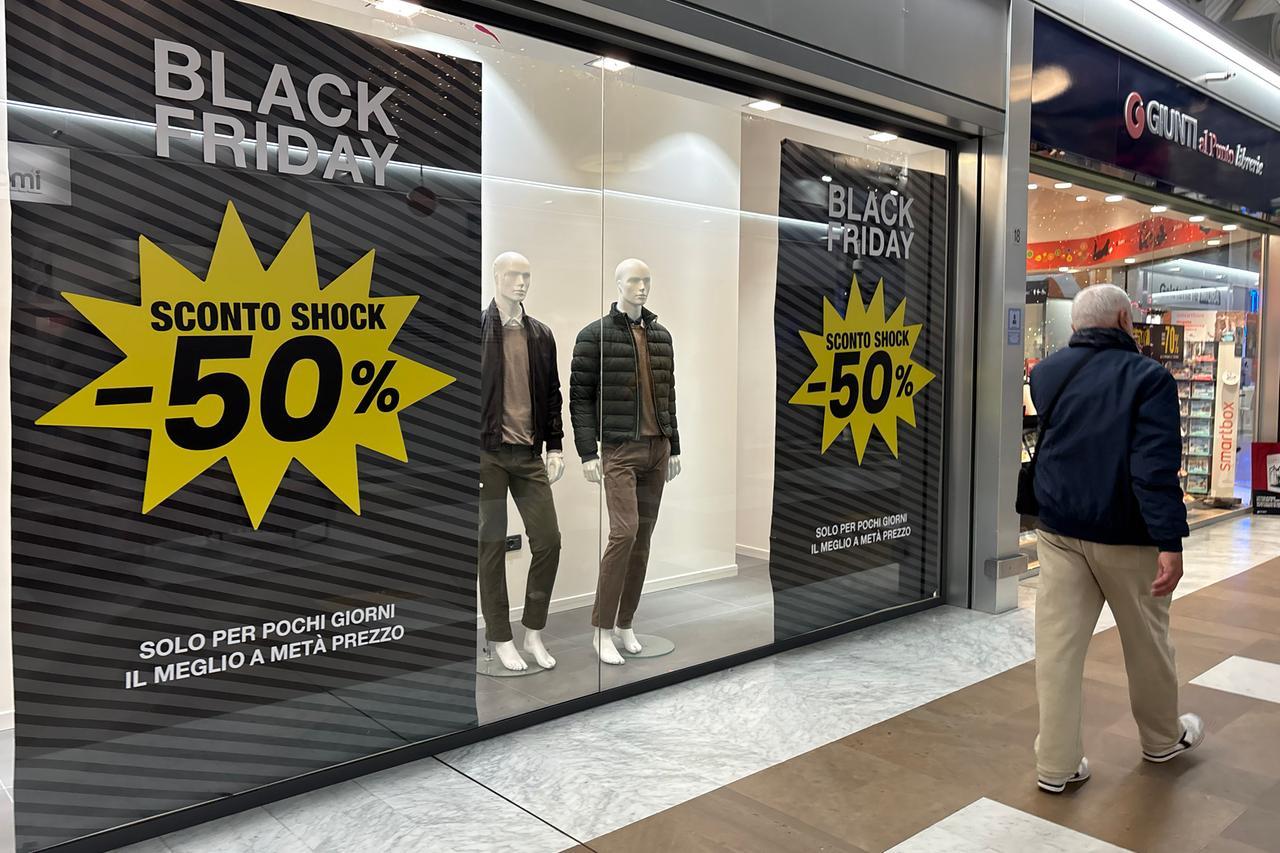 Black Friday. Anche a Ferrara più negozi aderenti ma meno giorni di sconti