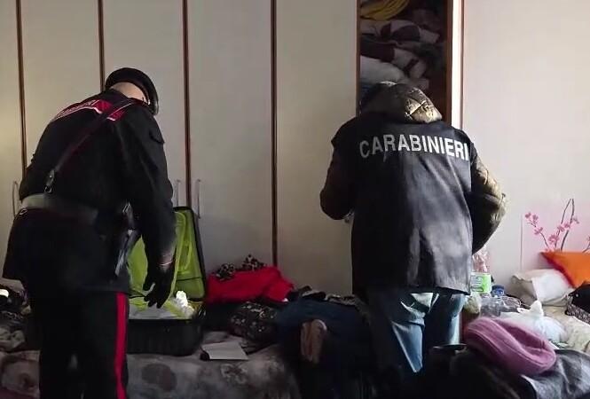 Scoperto il “giro” delle badanti: documenti falsificati per lavorare. Controlli anche in Toscana