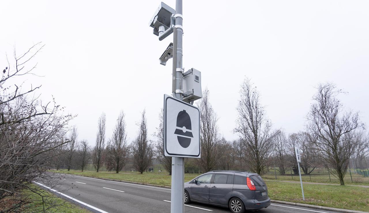 
	L'autovelox in viale Italia a Modena

