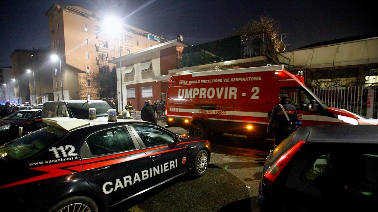 L'intervento congiunto di vigili del fuoco e carabinieri per un'intossicazione (foto di repertorio)