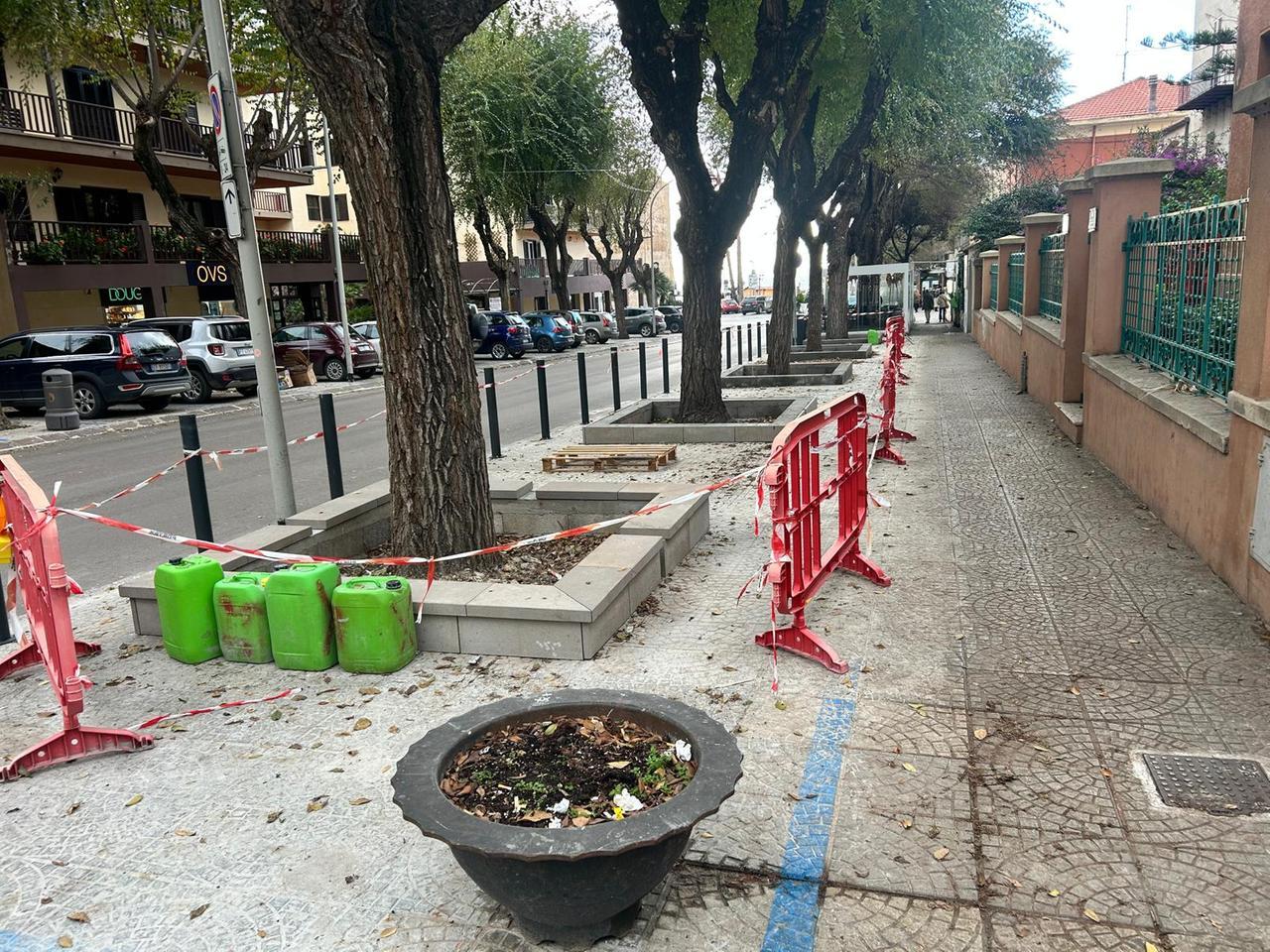 Ad Alghero centro vuoto e negozi in difficoltà: «Sosta gratuita nei giorni festivi»