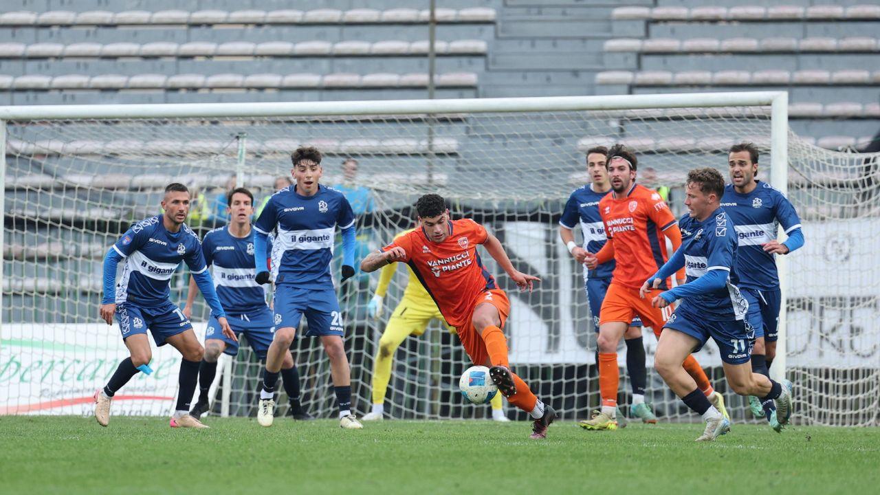 Un momento del match tra Pistoiese e Pro Sesto (Foto Nucci)