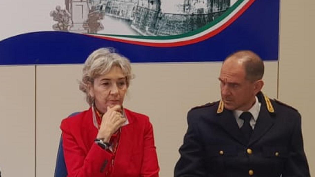 La questora Giusy Stellino con il neo primo dirigente Alessandro Castiglione