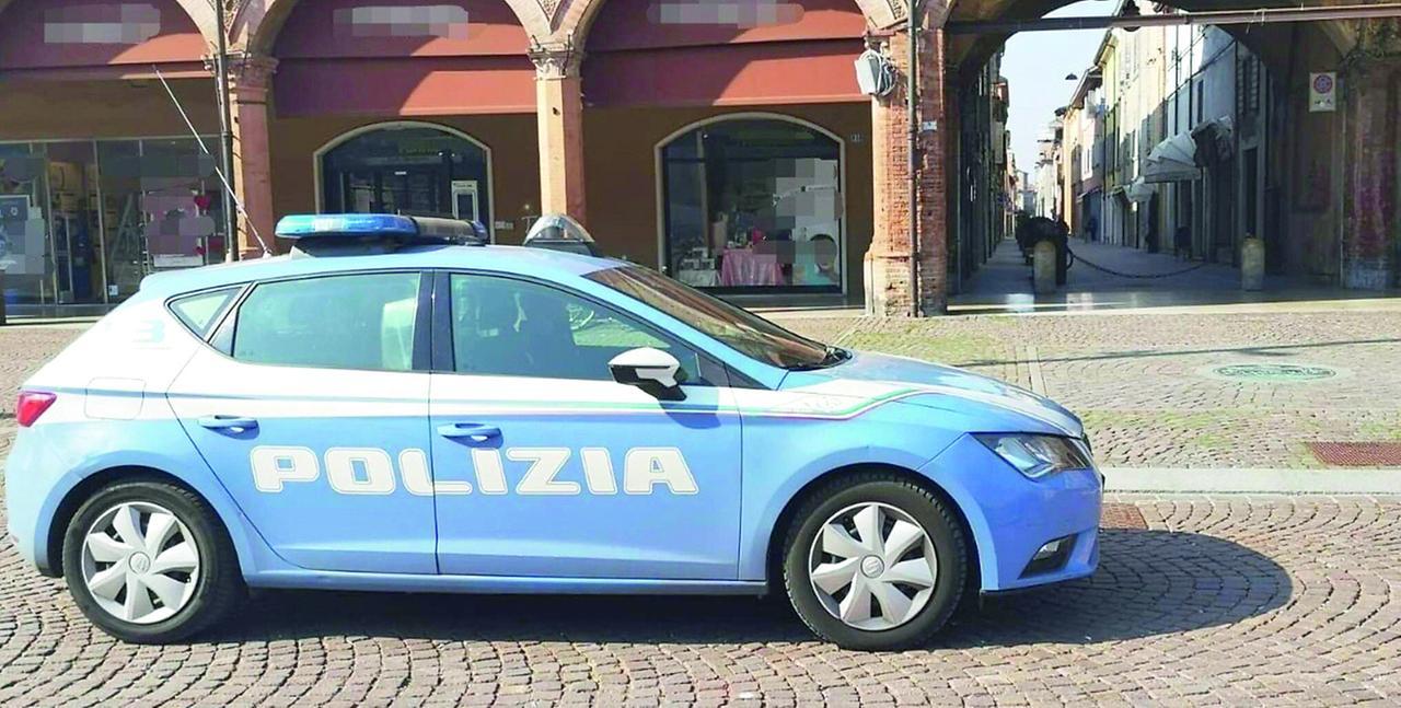 Razziata la gioielleria Allegretti: spaccata di notte in pieno centro a Carpi