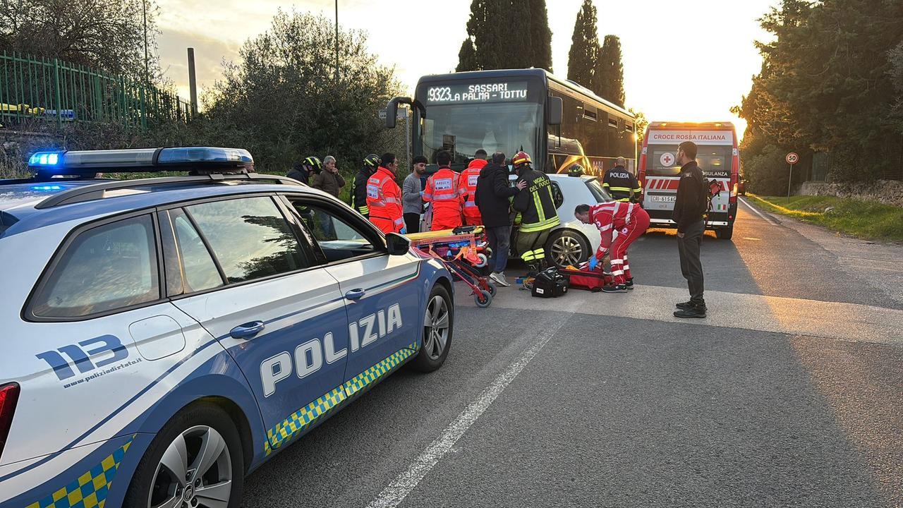 Sassari, con l’auto contro un pullman di boy scout: grave un uomo