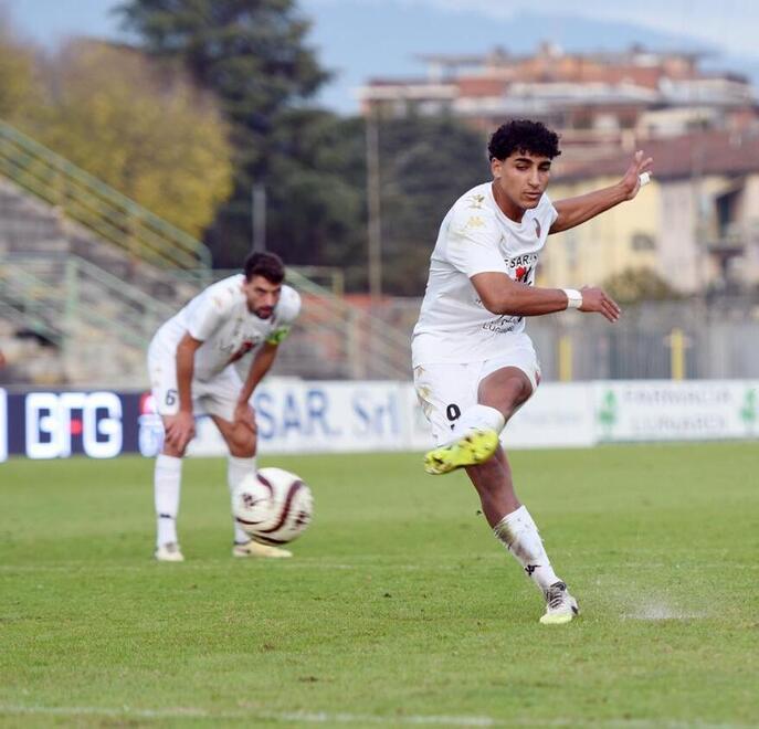 Anche la Lucchese gioca a tennis: Cenaia travolto e primo posto