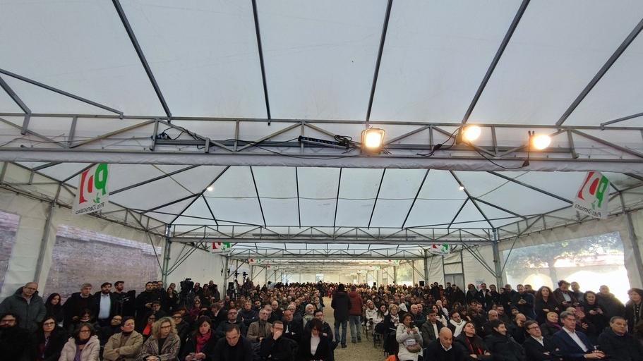 Il pubblico all’iniziativa del Pd a Montepulciano (foto pagina Facebook Pd Montepulciano)