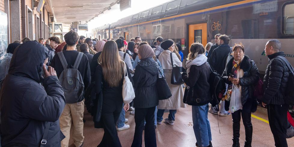 Altra odissea per i pendolari, treni in ritardo e annullati a Ferrara
