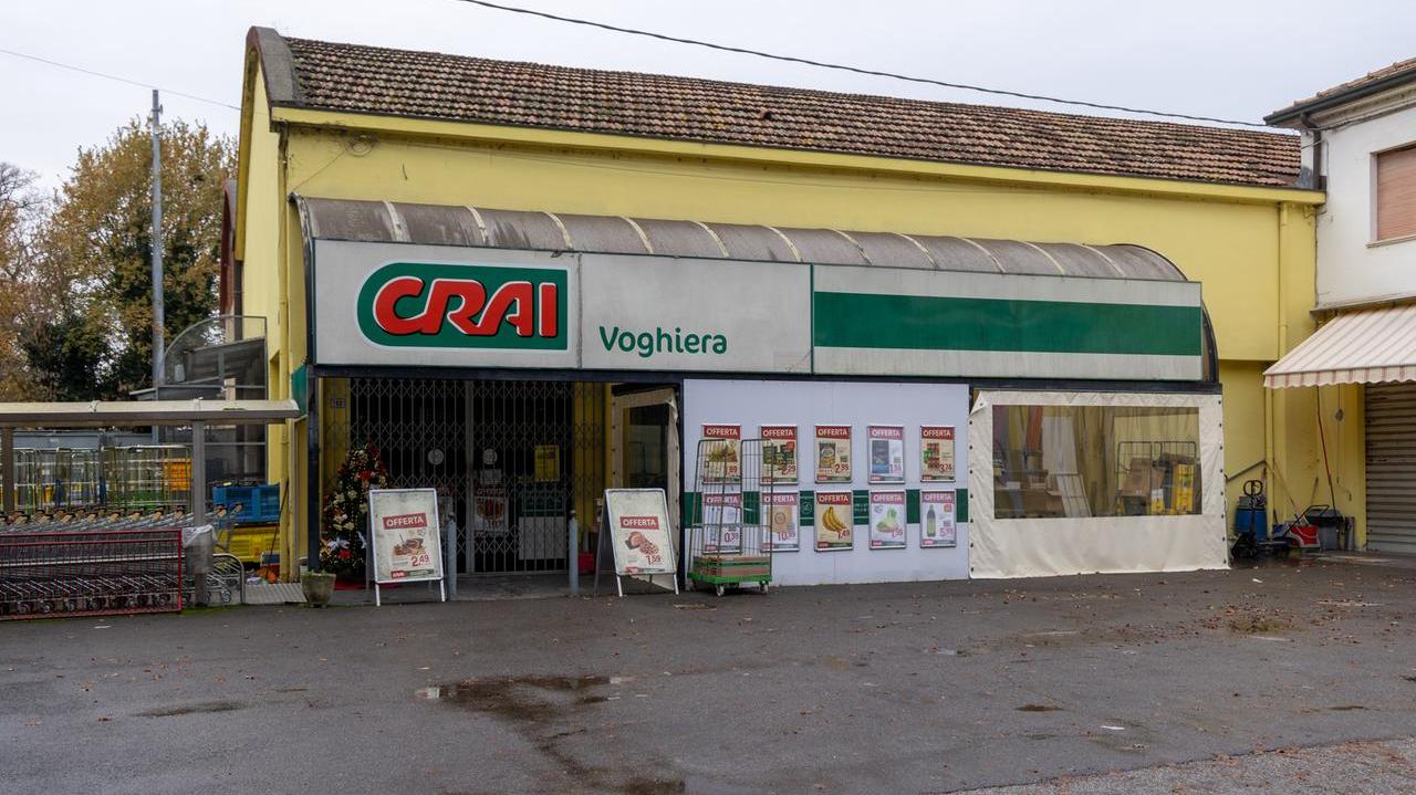 Rapina a mano armata alla Crai di Voghiera e scappano con l’auto rubata all’ospedale