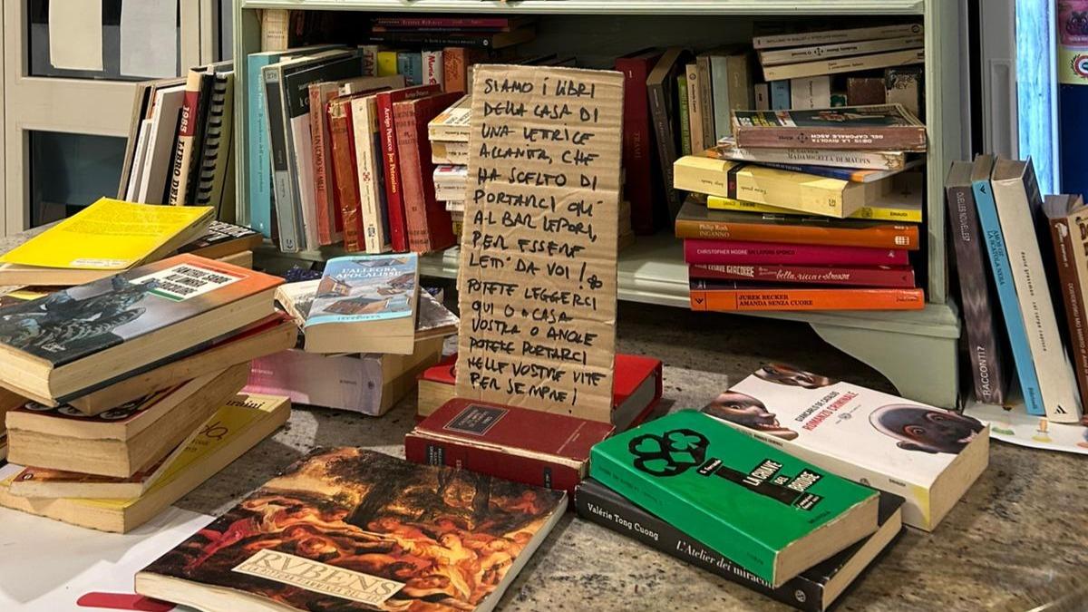 Sul lungomare arriva la “libreria spontanea” di Giulia