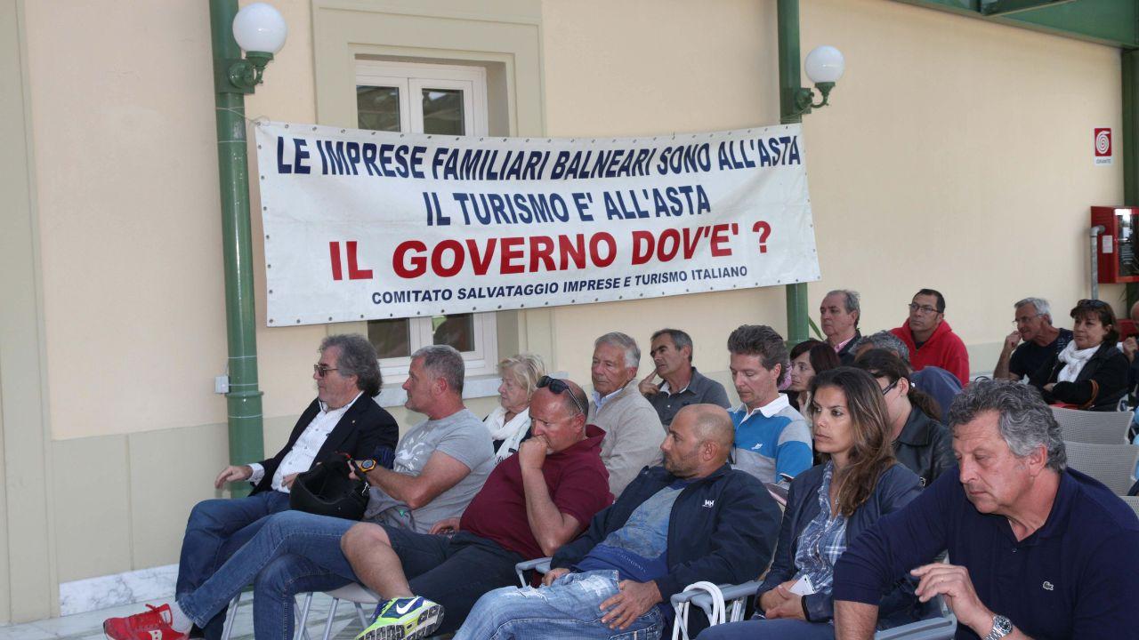 
	I balneari durante un incontro

