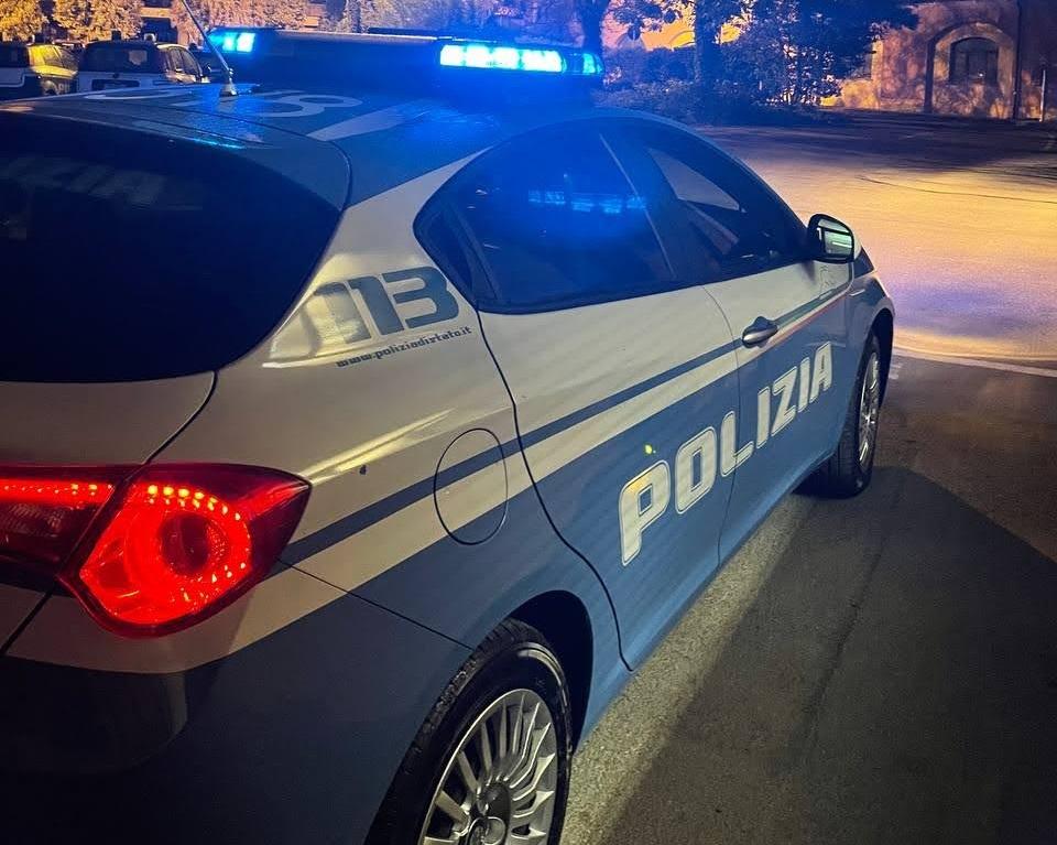 Sorvegliato speciale arrestato dopo la fuga in auto, trovato fuori orario, senza patente e con hashish