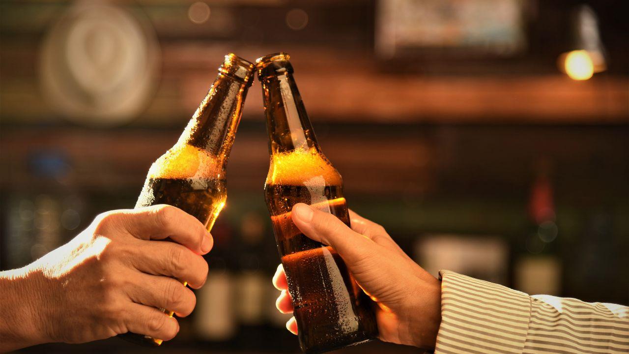 
	La droga sciolta nella birra

