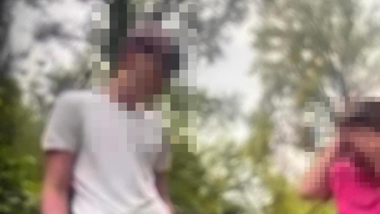 Lucca, 15enne picchia un bimbo e si fa riprendere