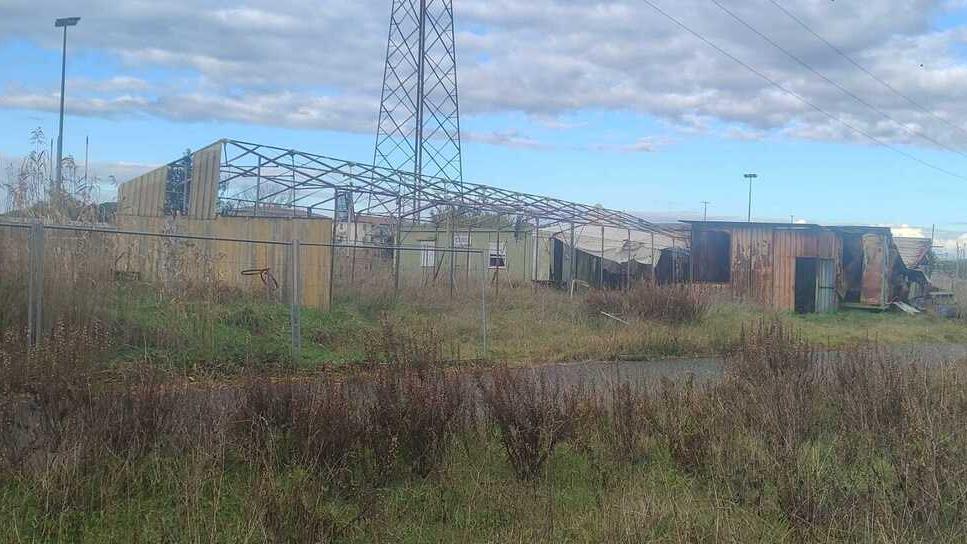 Le strutture fieristiche incendiate recentemente da vandali