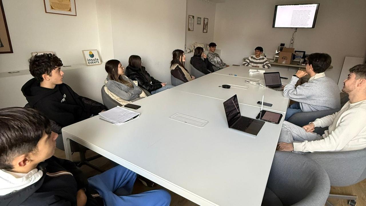 Dagli hacker alle campagne intelligenti: gli studenti del Polo Tecnico Devilla alla scoperta di Abinsula – VIDEO