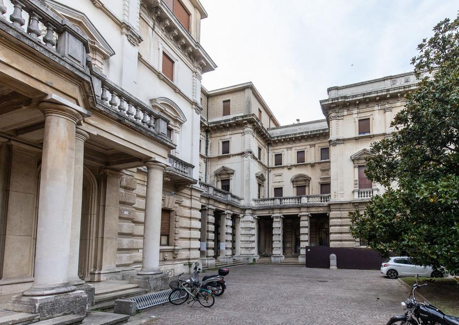 Ferrara, genitori esasperati: «Prof sempre assente, ci rimettono i nostri figli»